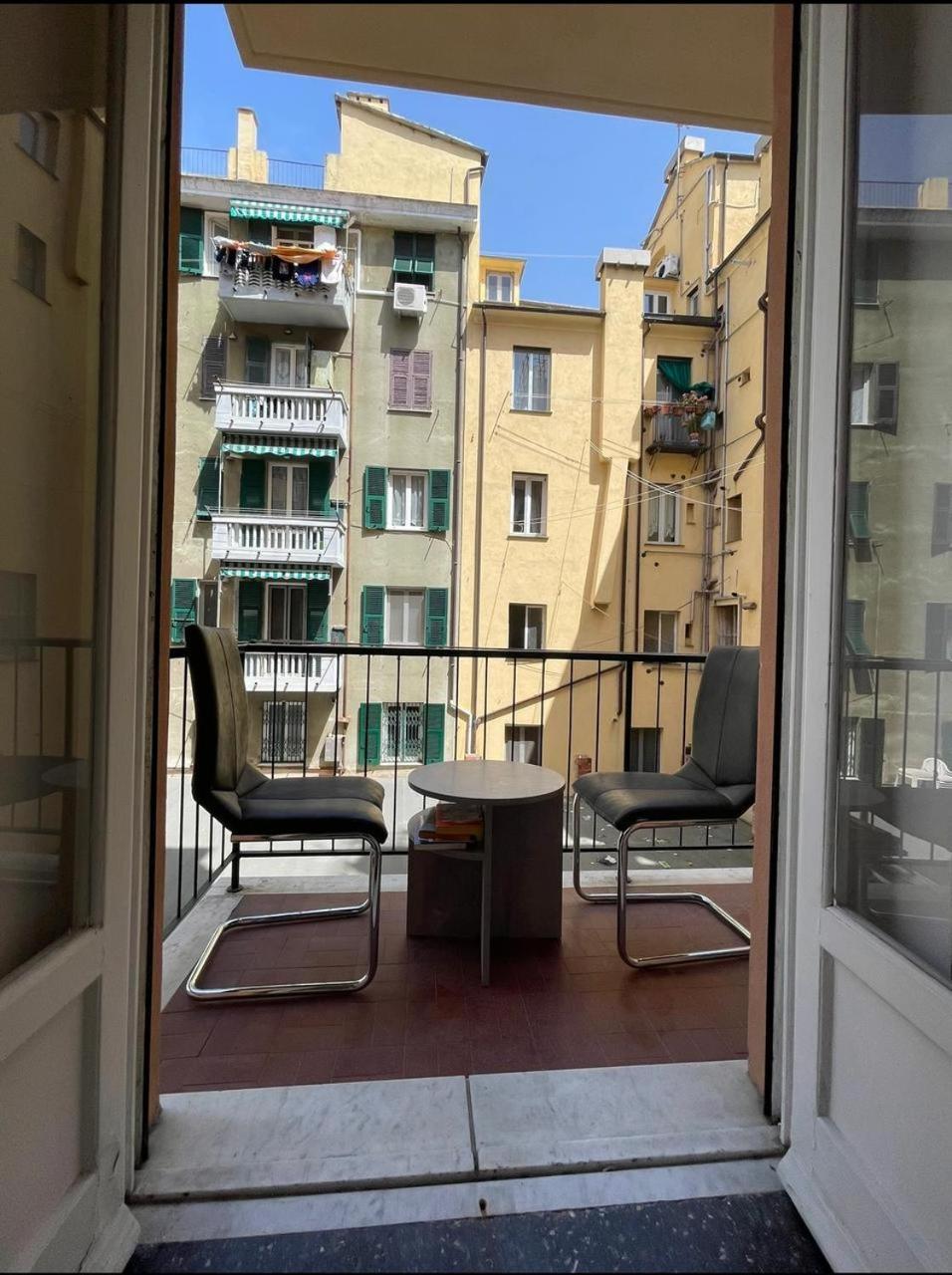 Molo * Genoa